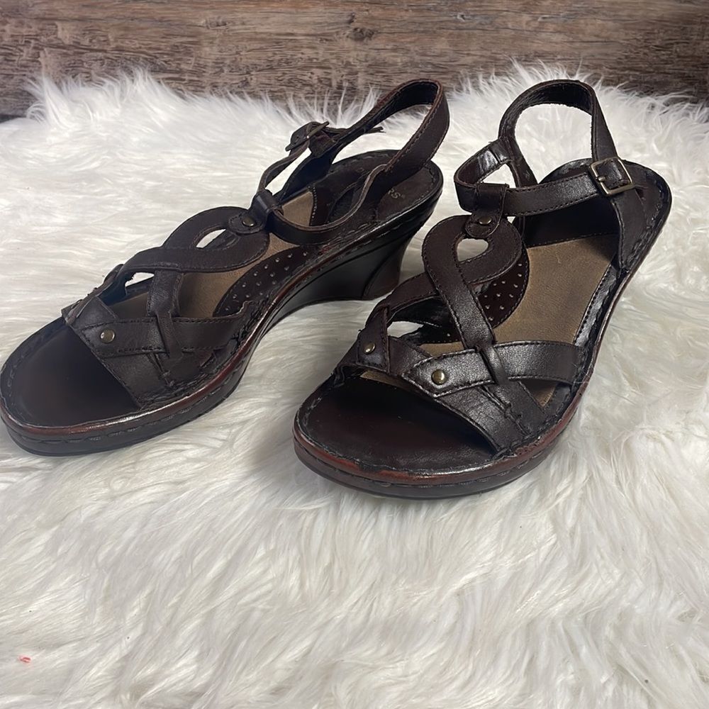 Dockers Leather Brown Strappy Sandals, Size 7M, Brown